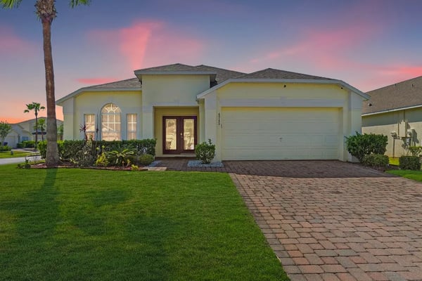 Orlando vacation home exterior with resort amenities